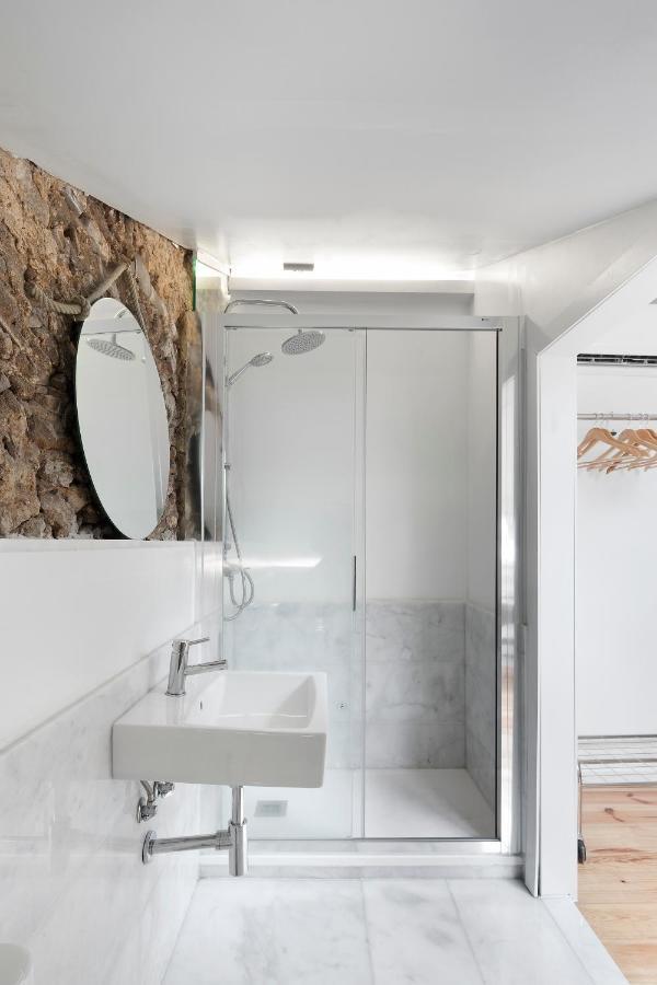 Room Lusiadas With Private Bathroom Lisboa Dış mekan fotoğraf